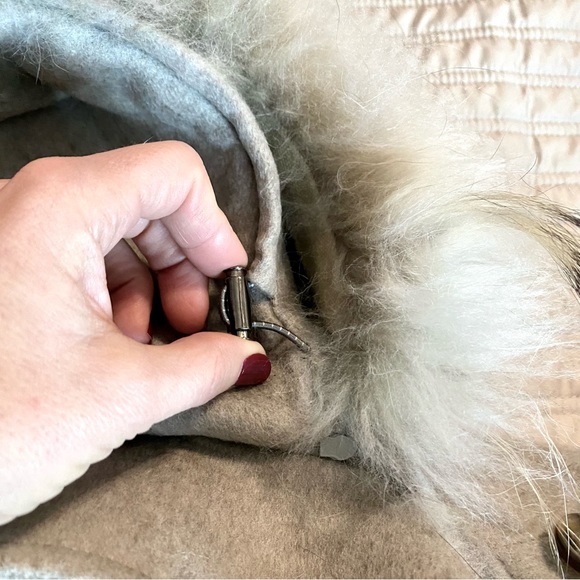 Schneider’s of Salzburg NWT wool cape with fur trim hood! - Picture 14 of 16